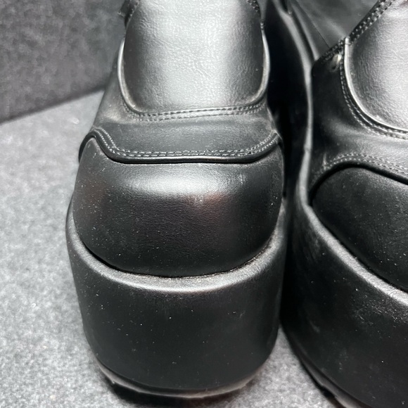 Demonia "Camel-103" platform t-strap sandals in black vegan leather size 10 - Picture 2 of 11